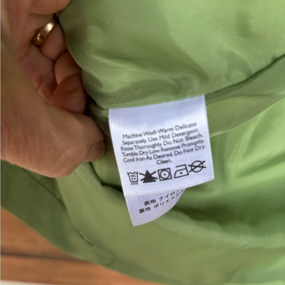 Eddie Bauer Women's Light Green Raincoat - Picture 4 of 6